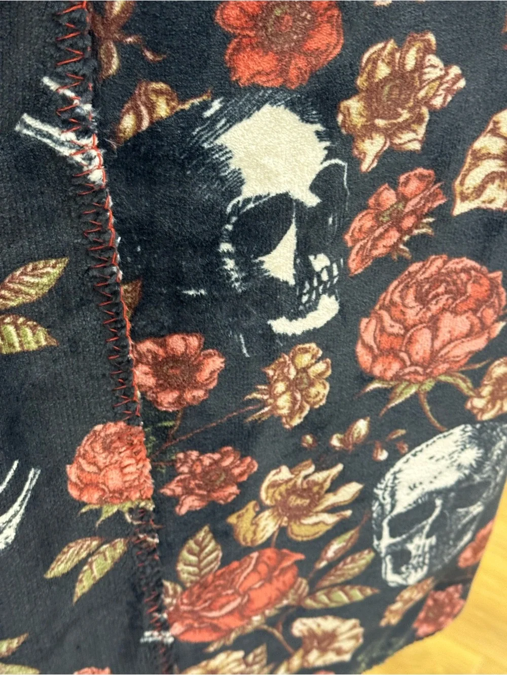 Floral & Skull Print blanket - Black with Red and Cream Roses